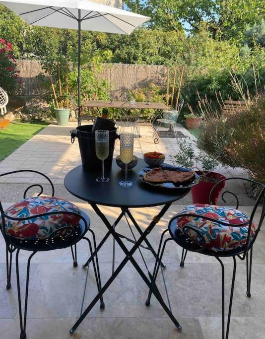 Une Pause Au Paradis Sorgues Luaran gambar