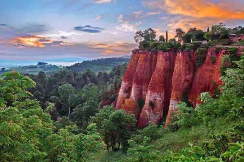 Une Pause Au Paradis Sorgues Luaran gambar