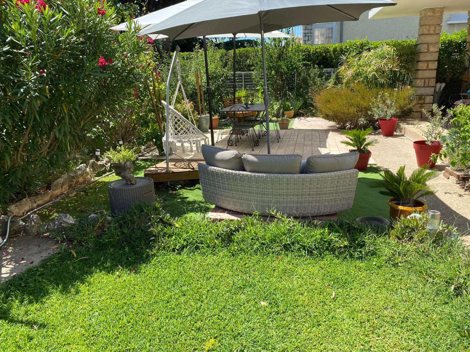 Une Pause Au Paradis Sorgues Luaran gambar